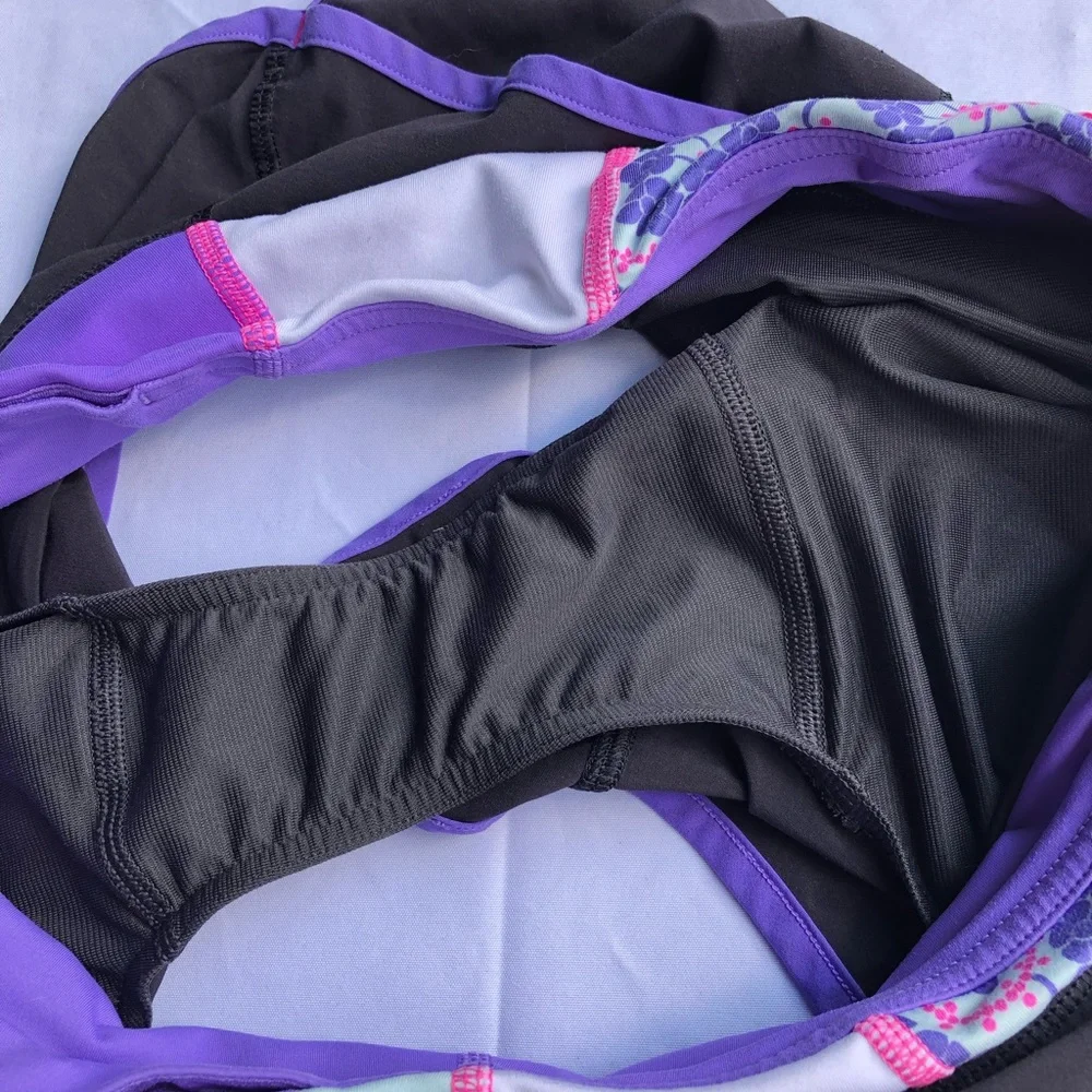 EUC Lululemon Groovy Run Shorts Size Dot 6, 2” Inseam - Picture 6 of 7